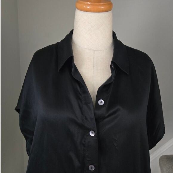 Cynthia Rowley Silk Buttoned Short Sleeve Shirt size M - Picture 3 of 4